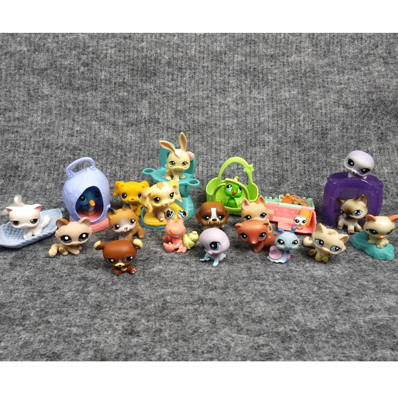 Littlest Pet Shop Other - Littlest Pet Shop Lot 19 2004-2010 + Accessories Cat Dog Crab Bear Seal Hasbro